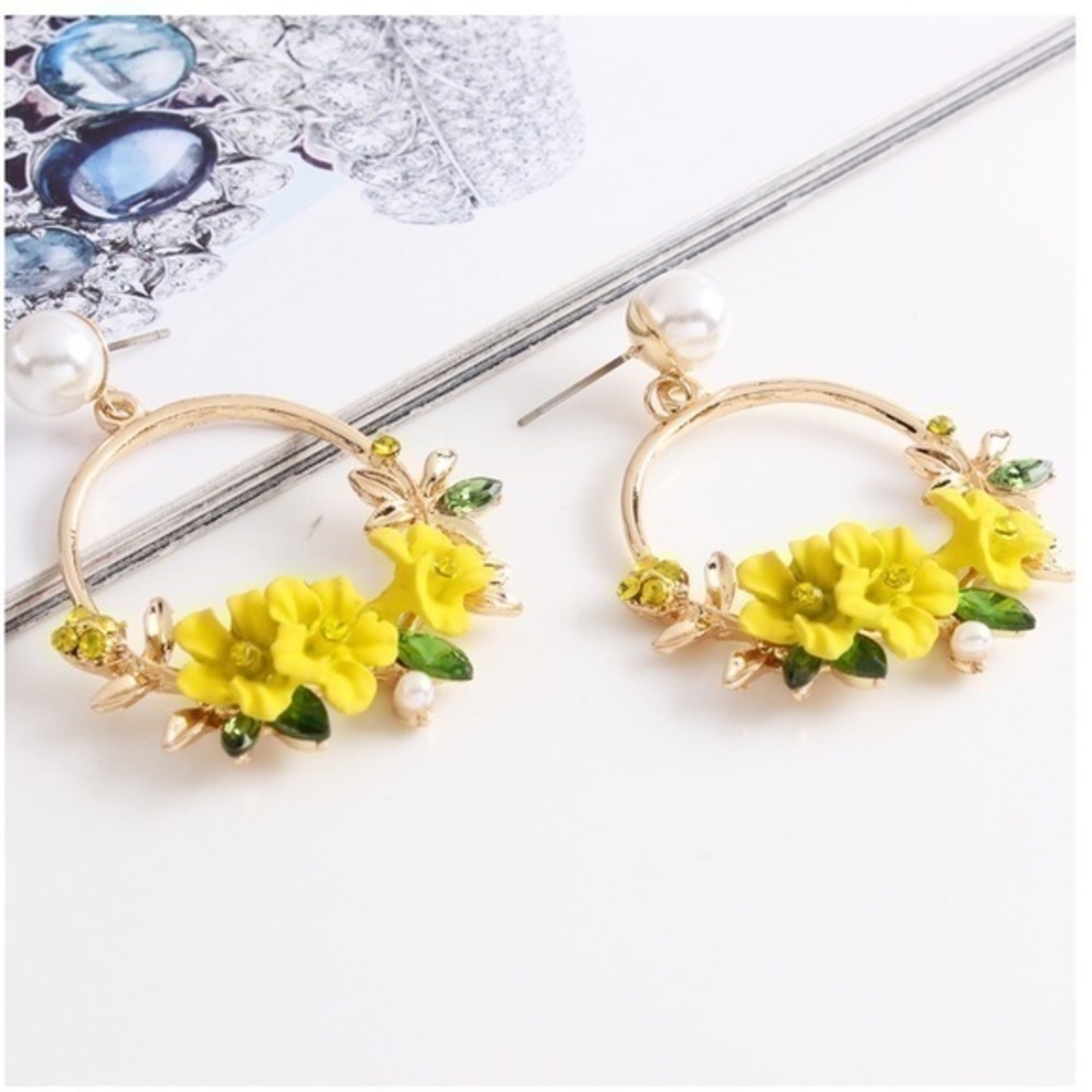 Deal ‼️3 for $20‼️ Yellow Gold Enamel Flower Earrings